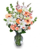 PEACHES & CREAM Flower Arrangement